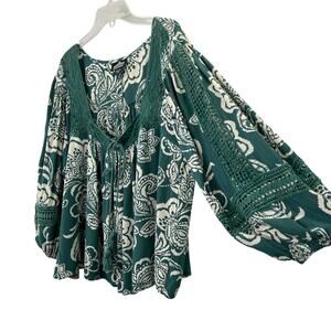 Angie Peasant Top 1X Green Cream Floral Boho Pullover Crochet Trim Tassel Ties